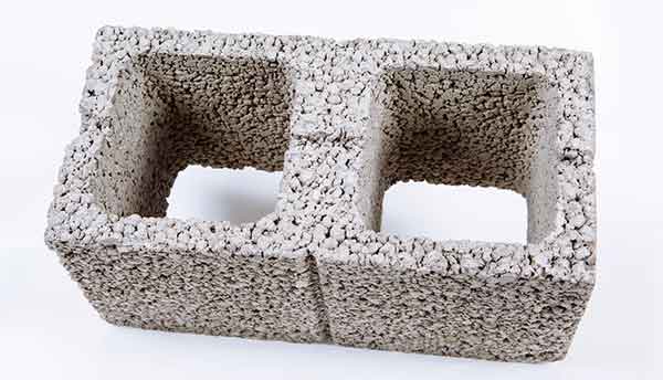 Blok od ekspandirane gline i cementa